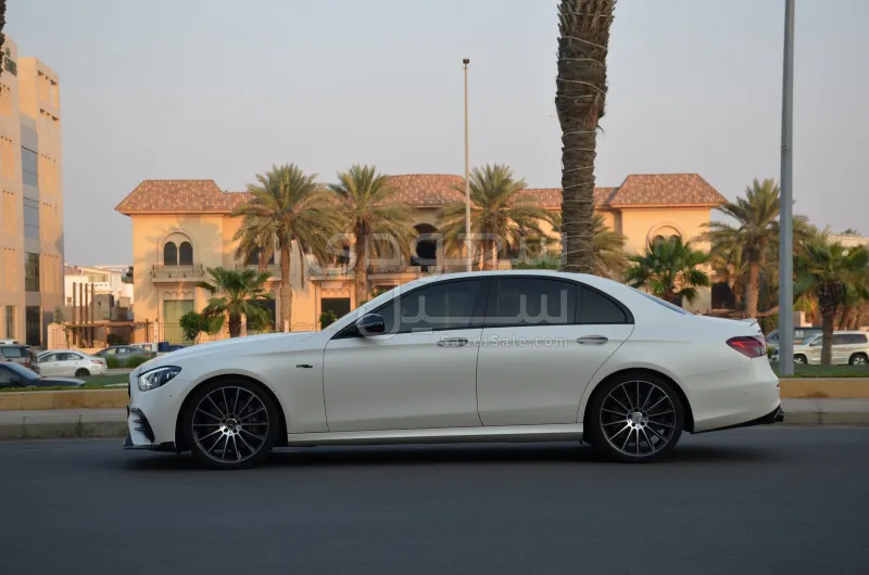 2022 مرسيدس - بنز إي 53 أي إم جي