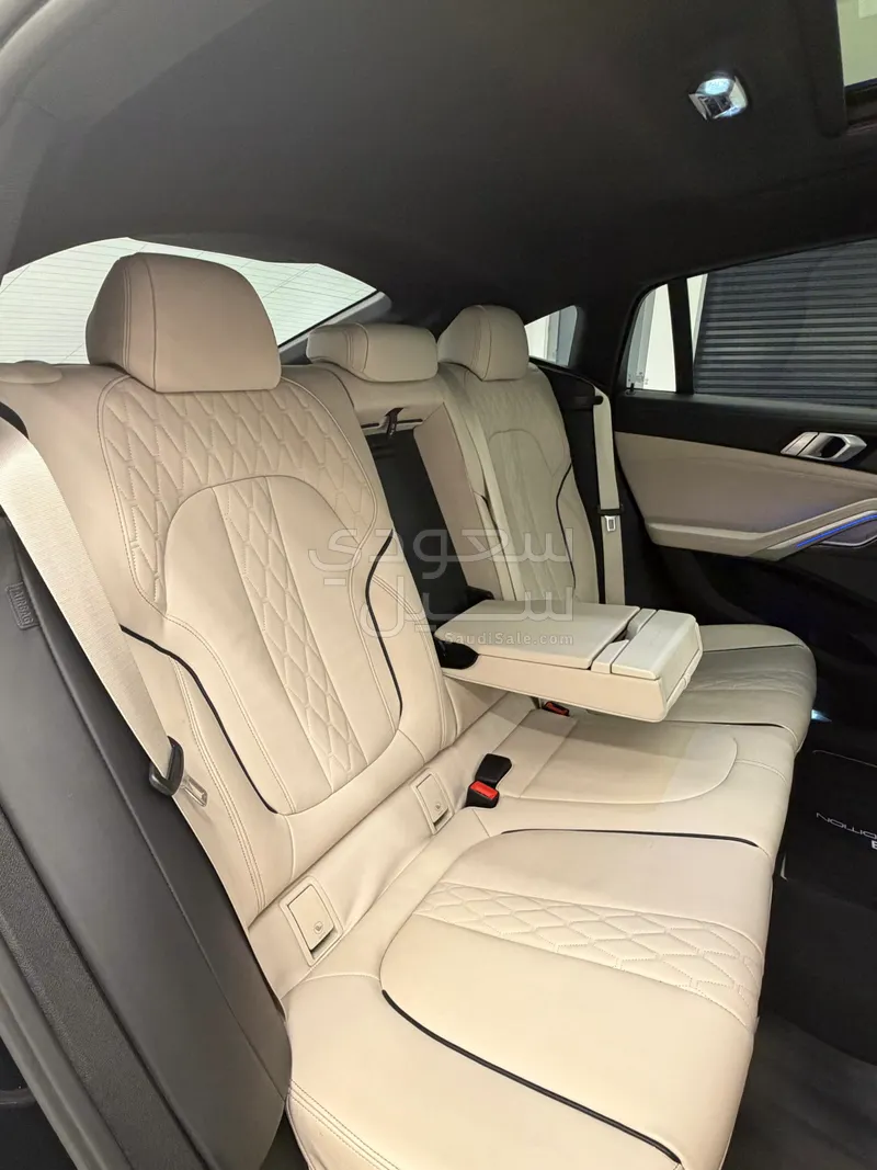 2020 بي ام دبليو الفئة اكس 6 إم 50 أي