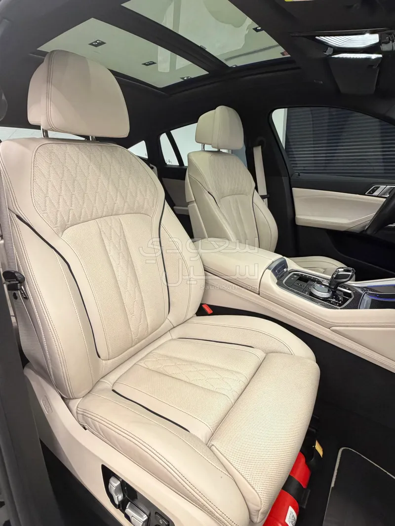 2020 بي ام دبليو الفئة اكس 6 إم 50 أي