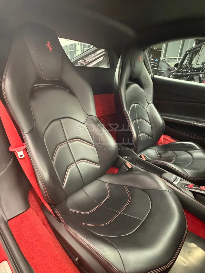 2016 فيراري 488 جي تي بي