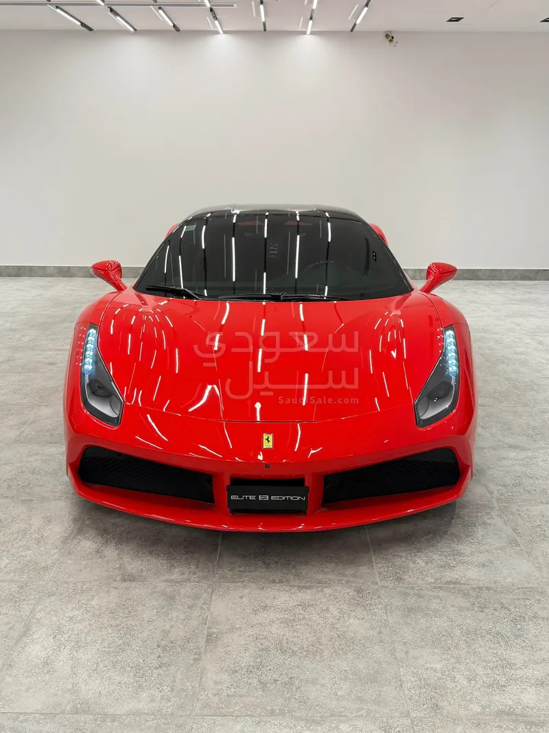 2016 فيراري 488 جي تي بي
