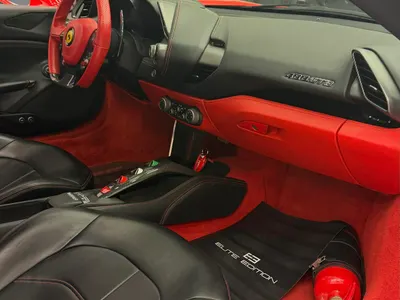 2016 فيراري 488 جي تي بي