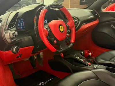 2016 فيراري 488 جي تي بي