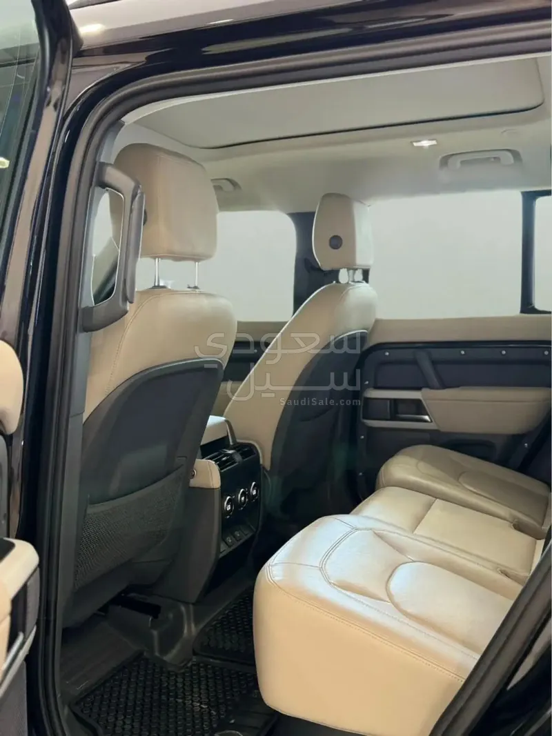 2024 لاند روفر ديفيندر اس اي