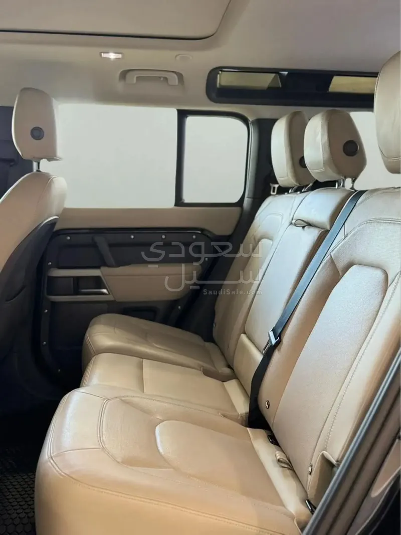 2024 لاند روفر ديفيندر اس اي