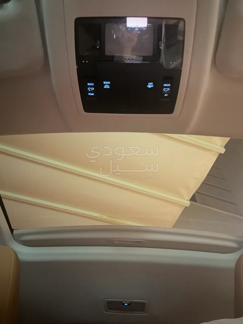 2020 لكزس إن إكس 300