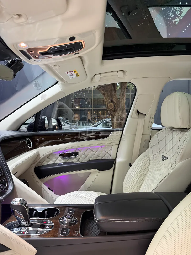 2021 بنتلي بنتايجا الاصدار الاول