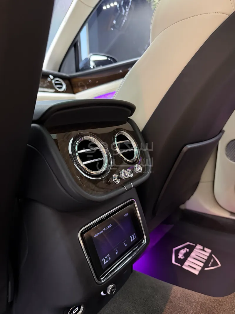 2021 بنتلي بنتايجا الاصدار الاول