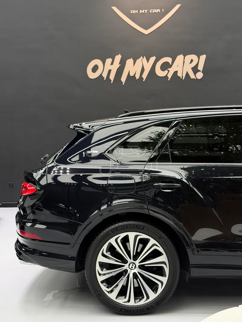 2021 بنتلي بنتايجا الاصدار الاول