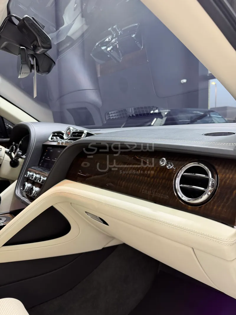 2021 بنتلي بنتايجا الاصدار الاول