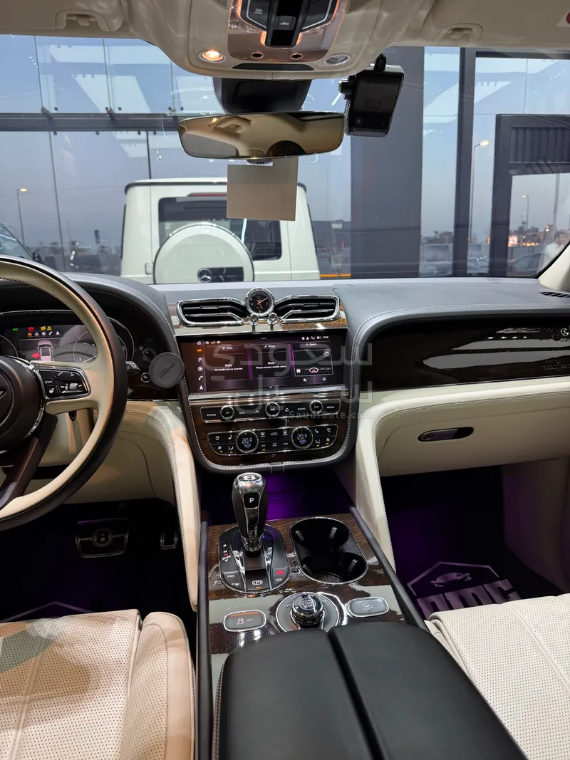 2021 بنتلي بنتايجا الاصدار الاول