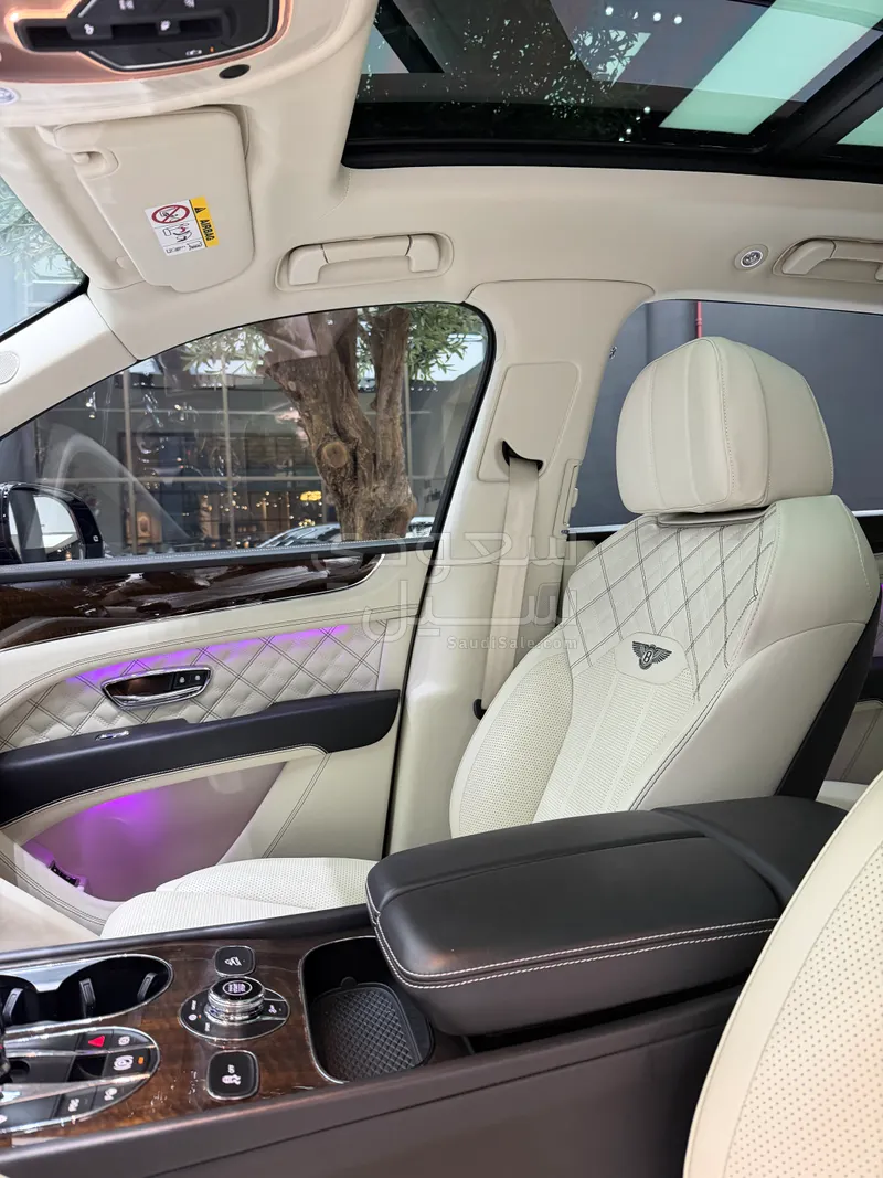 2021 بنتلي بنتايجا الاصدار الاول