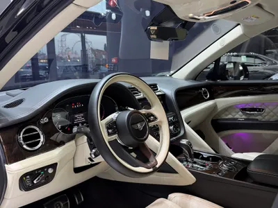 2021 بنتلي بنتايجا الاصدار الاول