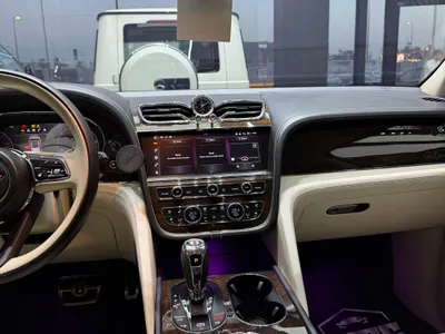 2021 بنتلي بنتايجا الاصدار الاول