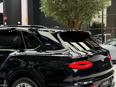 2021 بنتلي بنتايجا الاصدار الاول