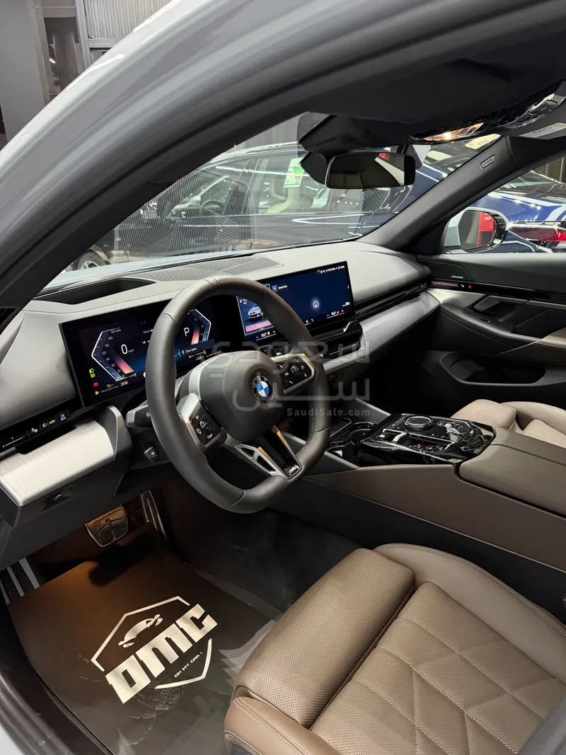 2024 بي ام دبليو الفئة الخامسة 520 أي إم كت