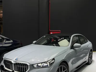 2024 بي ام دبليو الفئة الخامسة 520 أي إم كت