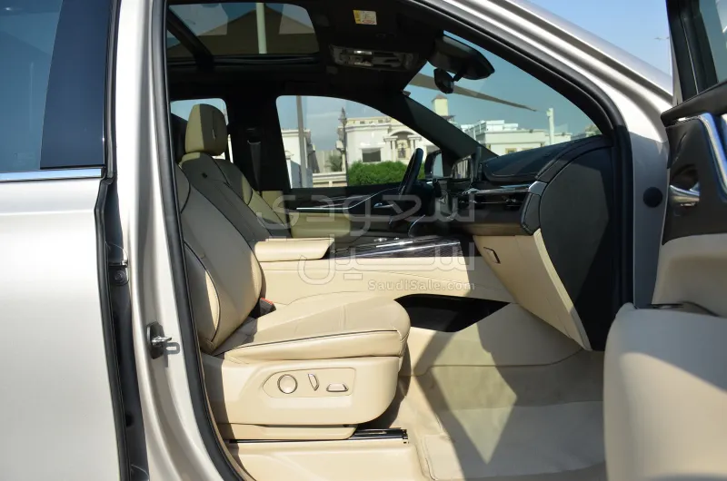 2021 كاديلاك اسكاليد بلاتينيوم