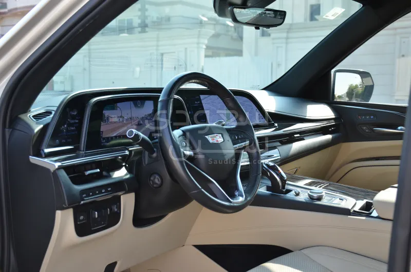 2021 كاديلاك اسكاليد بلاتينيوم