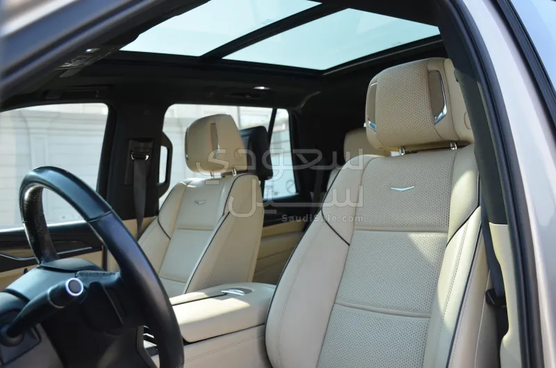 2021 كاديلاك اسكاليد بلاتينيوم