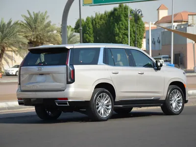 2021 كاديلاك اسكاليد بلاتينيوم