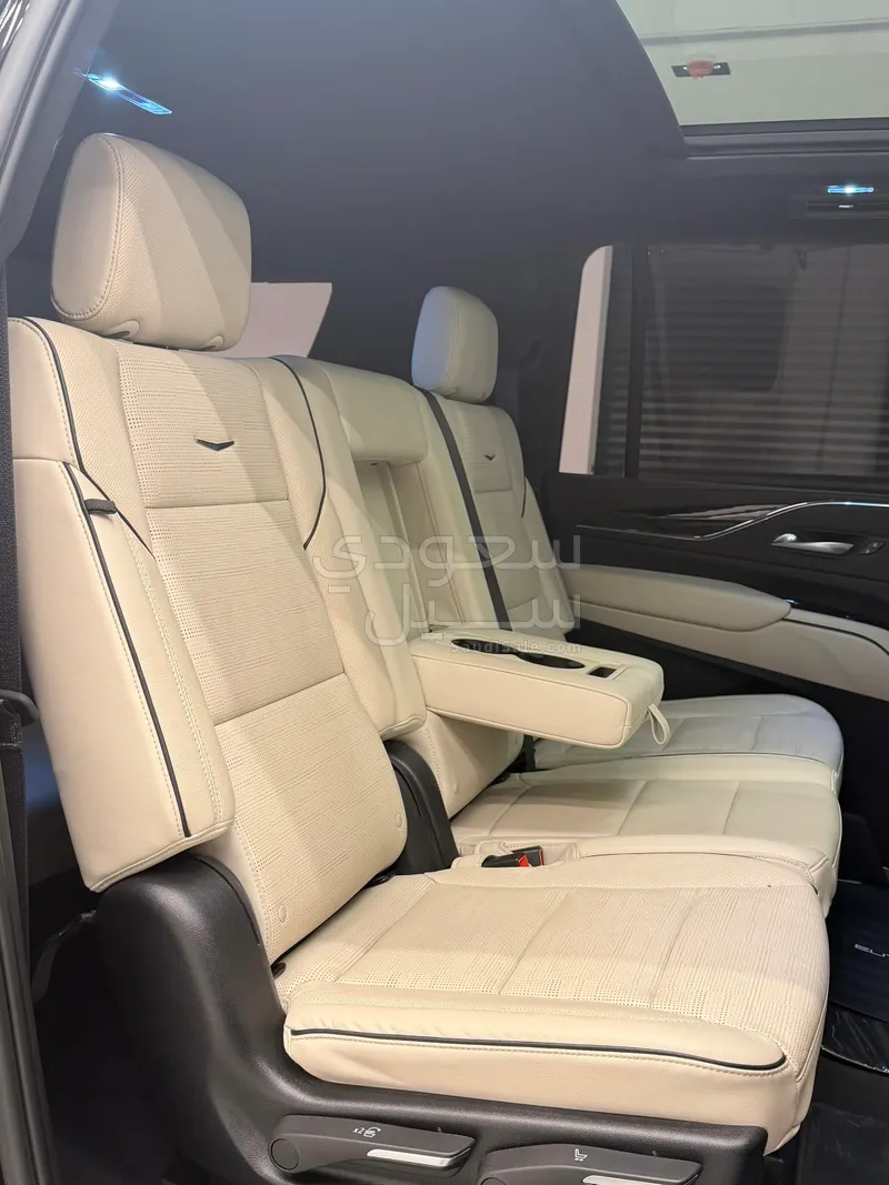 2024 كاديلاك اسكاليد