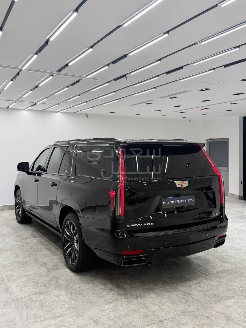 2024 كاديلاك اسكاليد
