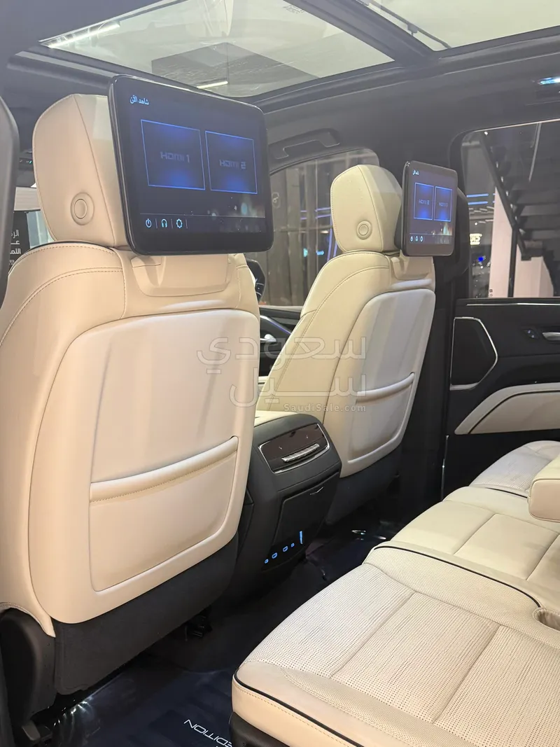 2024 كاديلاك اسكاليد