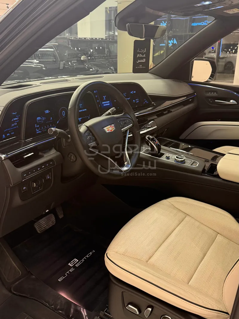 2024 كاديلاك اسكاليد