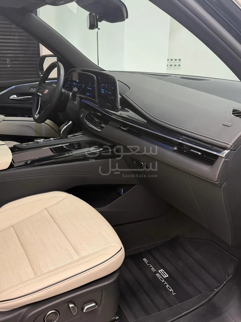 2024 كاديلاك اسكاليد