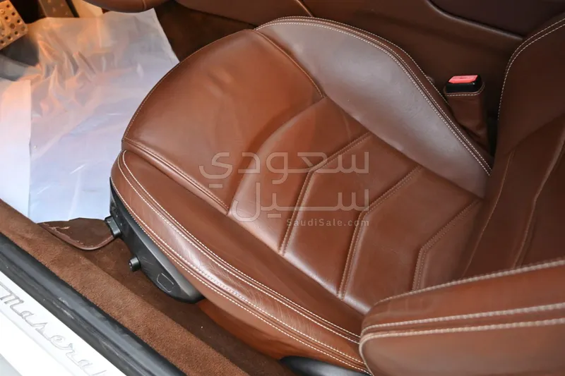 2014 مازيراتي جرانتوريزمو اس