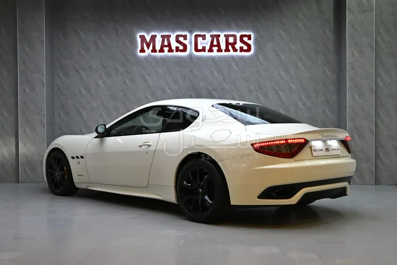 2014 مازيراتي جرانتوريزمو اس