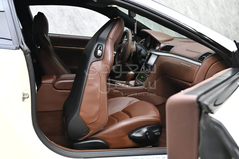 2014 مازيراتي جرانتوريزمو اس