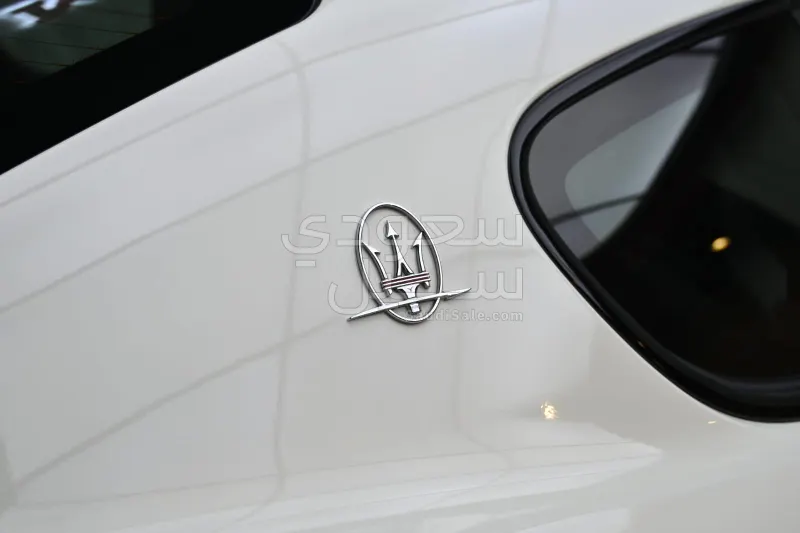 2014 مازيراتي جرانتوريزمو اس