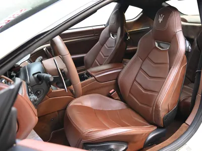 2014 مازيراتي جرانتوريزمو اس