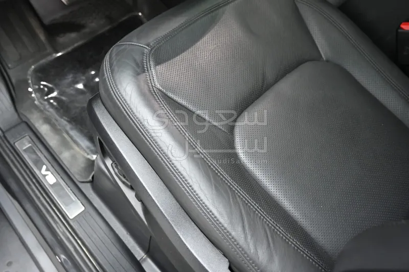 2024 لاند روفر ديفيندر 110