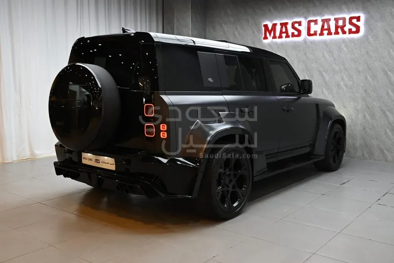 2024 لاند روفر ديفيندر 110