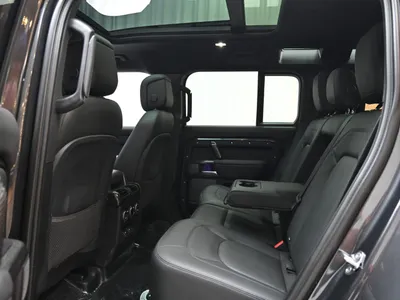 2024 لاند روفر ديفيندر 110