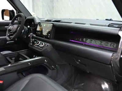 2024 لاند روفر ديفيندر 110