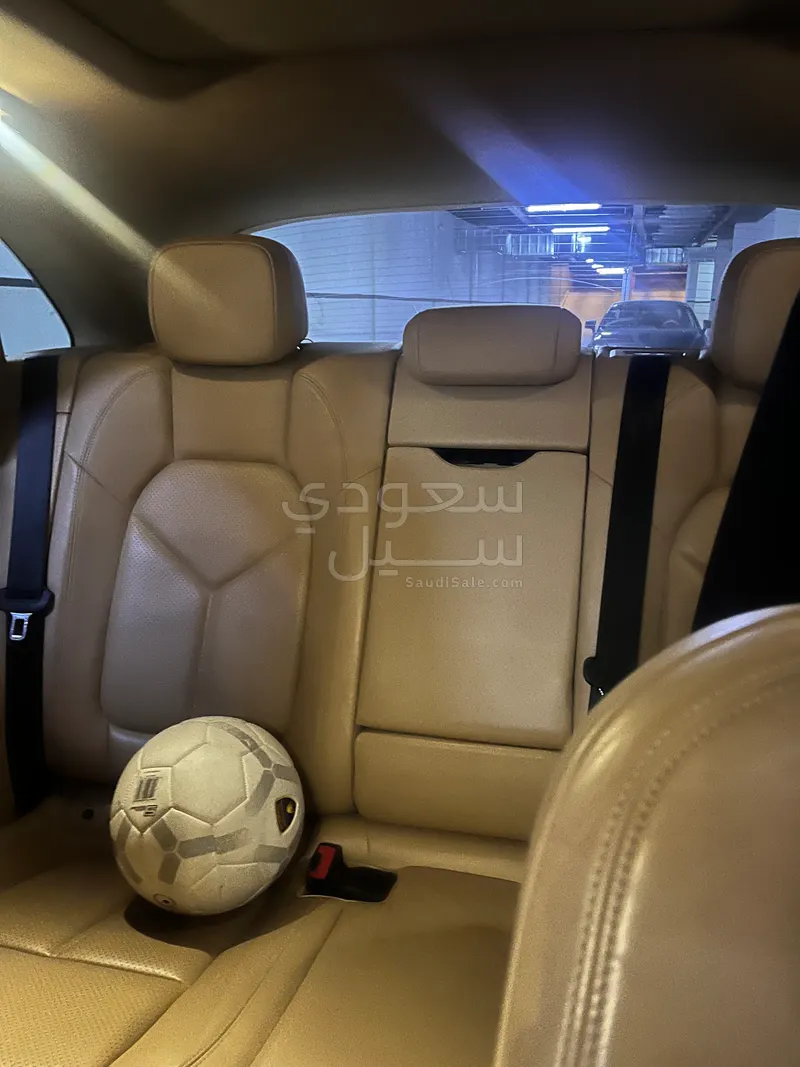 2016 بورش ماكان اس