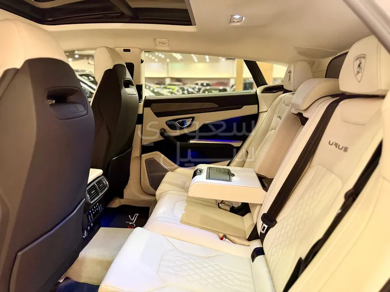 2023 لمبرجيني اوروس اس