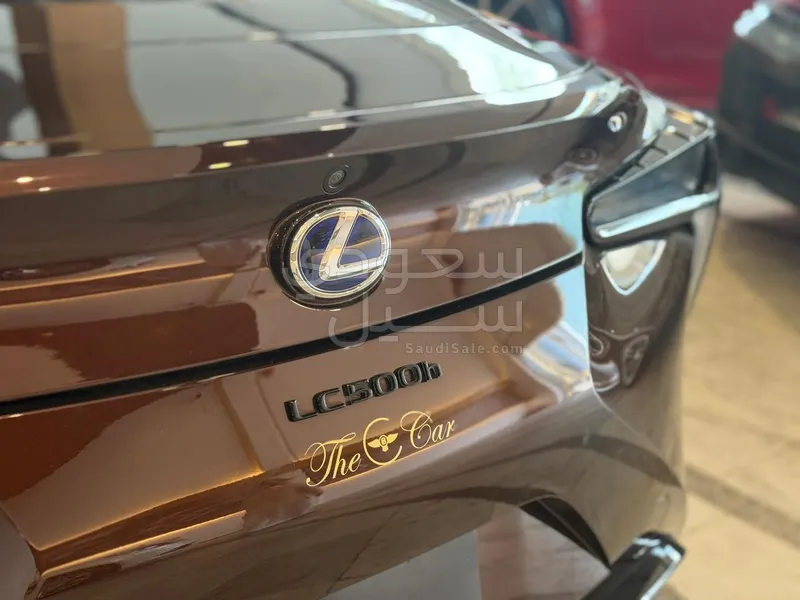 2017 لكزس إل سي 500