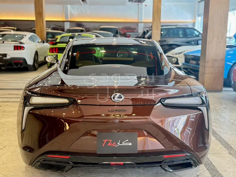2017 لكزس إل سي 500