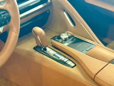 2017 لكزس إل سي 500