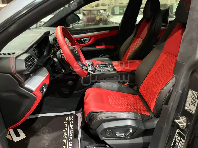 2020 Lamborghini URUS