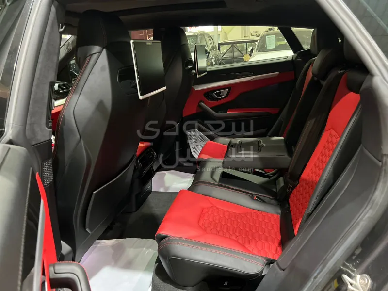 2020 Lamborghini URUS