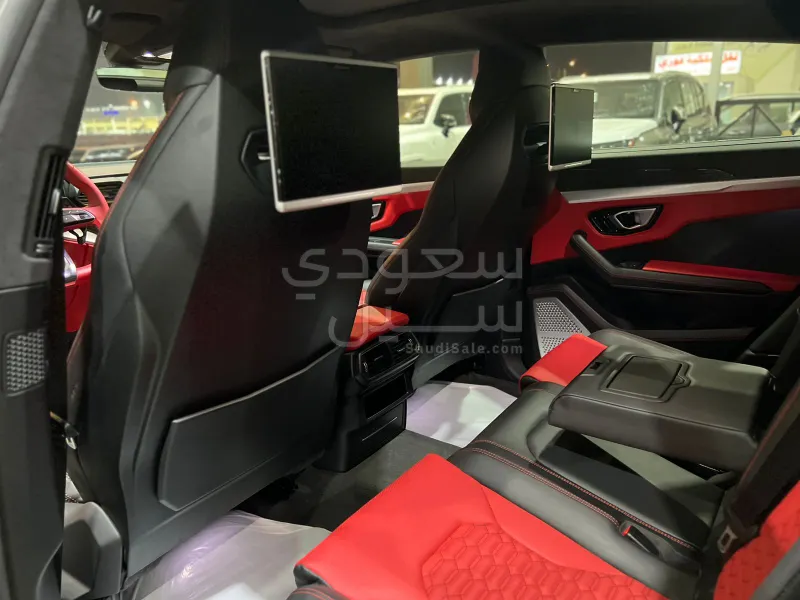 2020 Lamborghini URUS