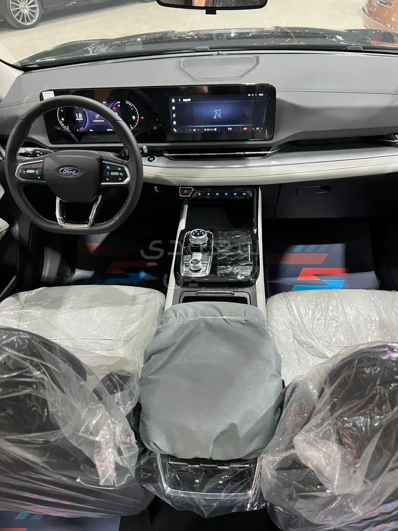 2026 فورد توروس ترند