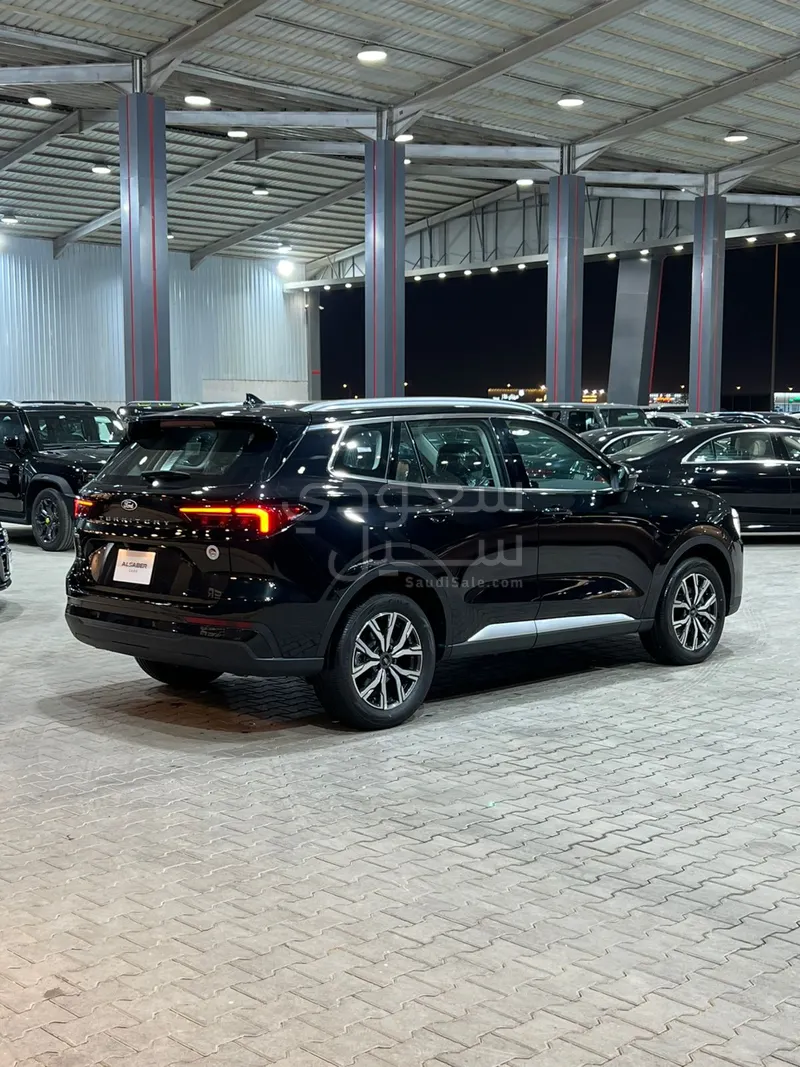 2026 فورد توروس ترند