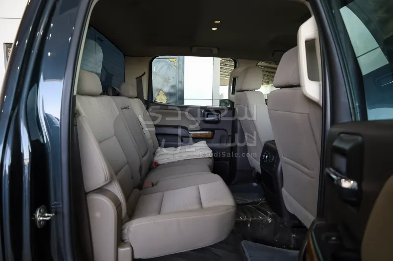 2018 جي ام سي سييرا اس ال اي